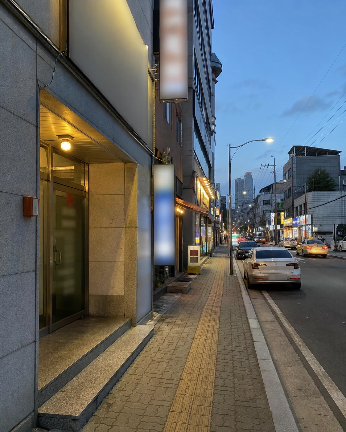천안 노래방 루키가 있는 서북구 두정동 야간 거리